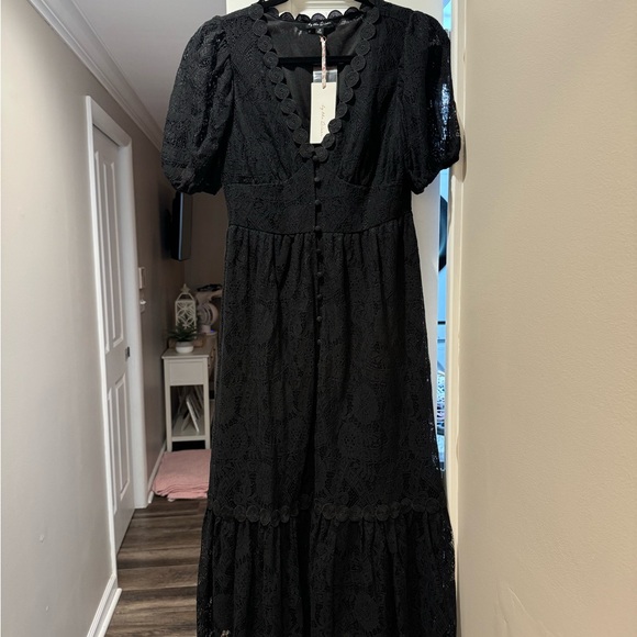 By the River Medium Lace Dress - Picture 2 of 6